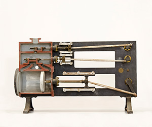 Modello di motore a vapore con distribuzione variabile 